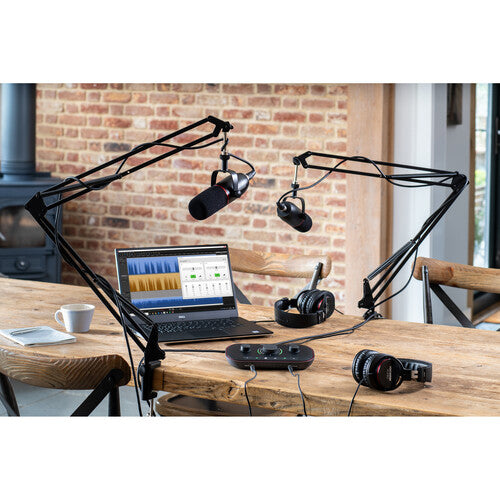 Focusrite Vocaster Two Studio 1-Person Podcasting Kit